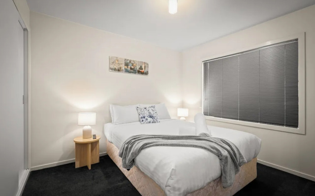 Tranquil Tranmere- City Views- 3 Bedroom