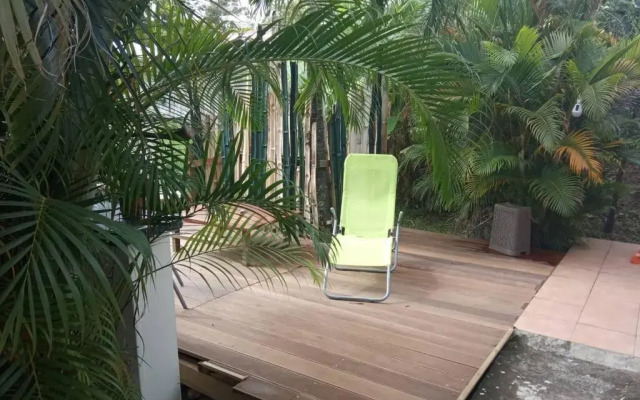 studio dans un écrin vert