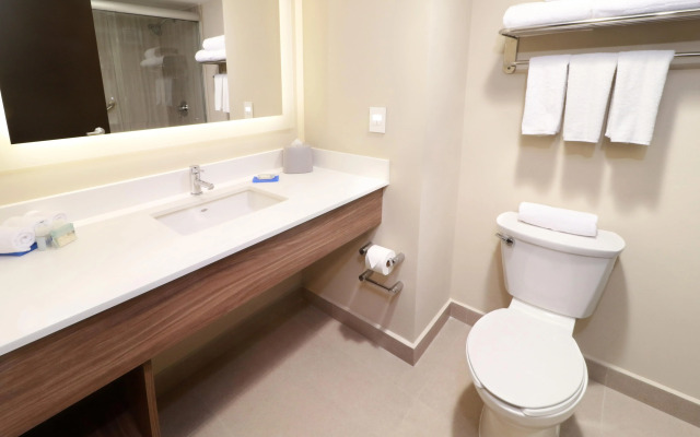 Holiday Inn Express Guadalajara Aeropuerto by IHG