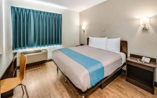 Motel 6 Fort Wayne, IN