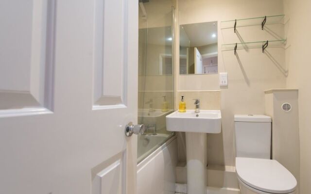 Central Apartment Facing Windsor Castle
