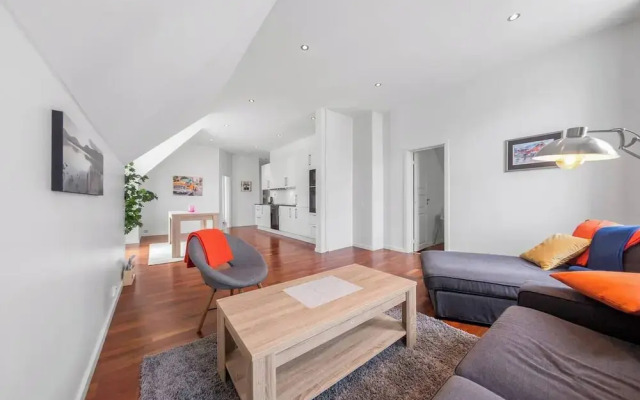 Penthouse by Brosundet, Free Parking Space