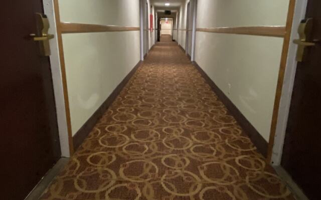 Relax Inn and Suites