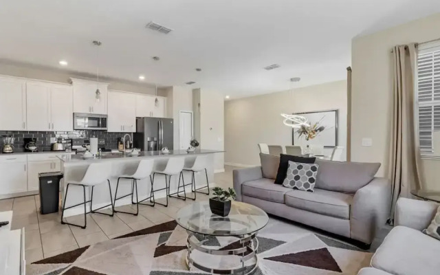 Amazing 4bdr w Pool Near Disney - 4914