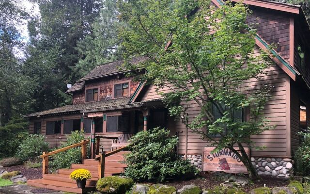 Stormking Hotel at Mt. Rainier