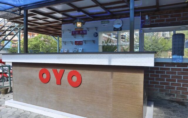 Oyo 591 Hotel Blue Moon