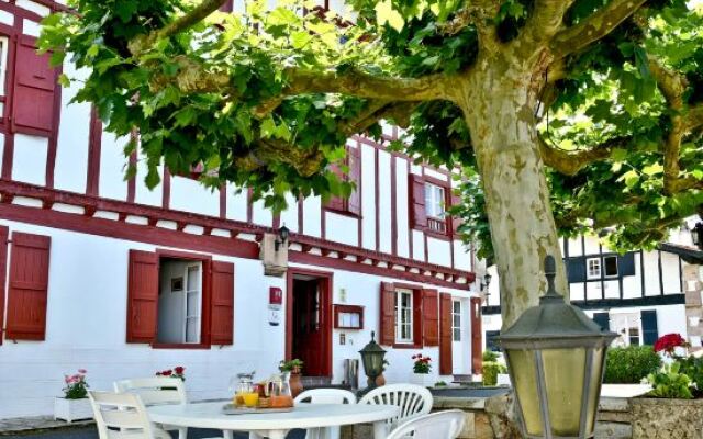 Logis Hôtel Baratchartea