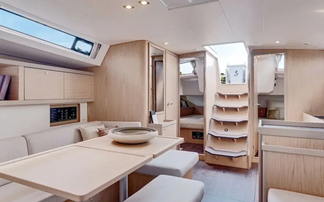 Discover Sailing Asia - Hong Kong