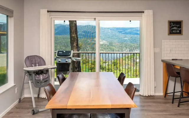 Modern 2bd Cabin With Stunning Views of Bass Lake