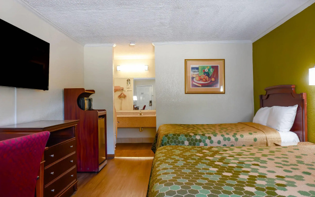 Rodeway Inn & Suites Fort Jackson