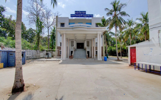 OYO 30435 Mahalashmi Park Hotel