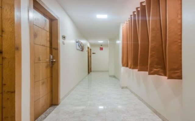 Oyo 7879 Golden Tulipz Boutique Hotel