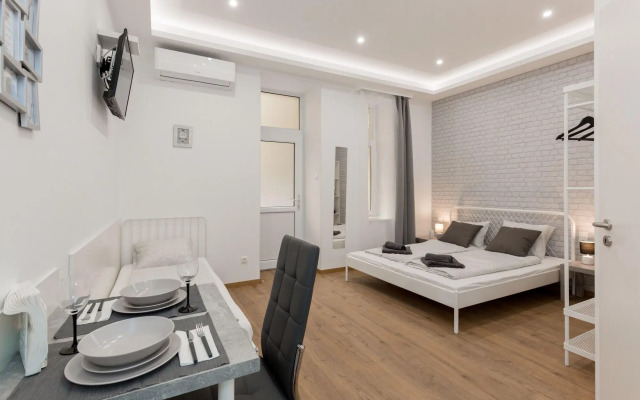 Budapest Holidays Downtown