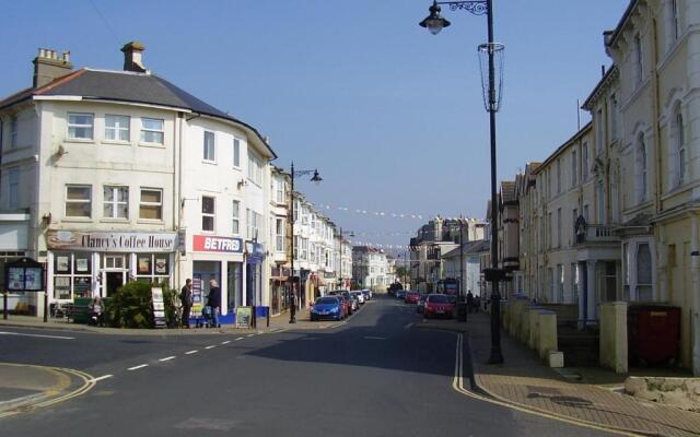 Sandown Seaside Apartment Ground Floor 4