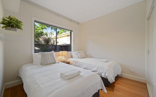 Tranquil And Spacious Home Near Shopping Mall