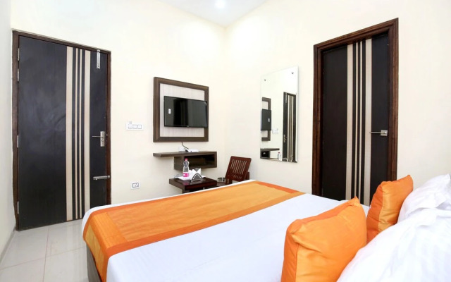 OYO 10832 Hotel JB 2