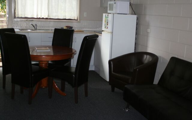 The Coachman Motel & Units