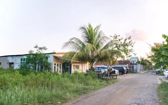 Penginapan Pondok Ratu 354 by OYO