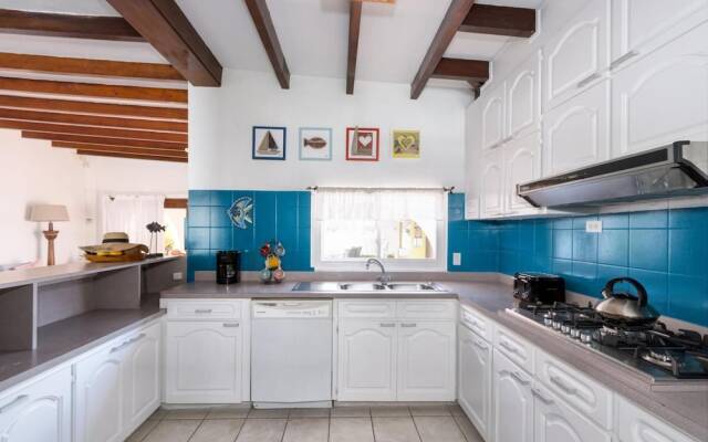 Villa Allegra Family Vacation Home w Pool BBQ