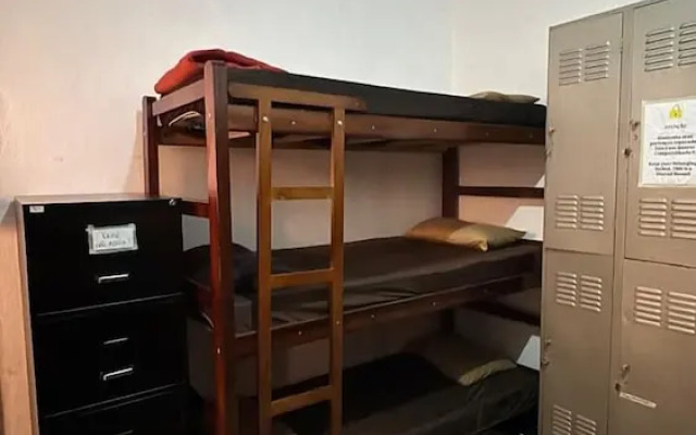 Pinheiros Hostel e Food