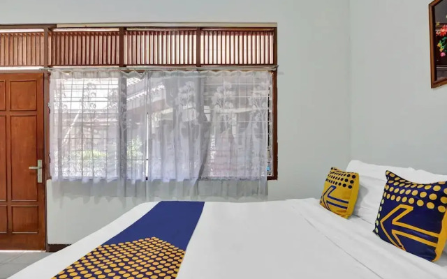 SPOT ON 90539 Taman Borobudur Guest House Syariah