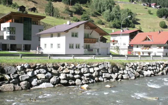 Large Apartment With a Large Balcony in Kappl