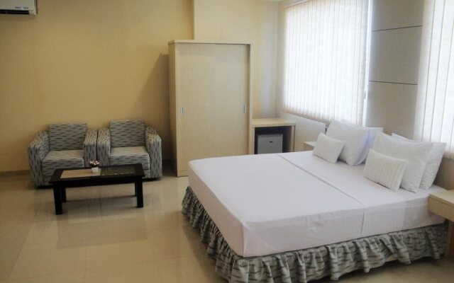 D'Blitz Hotel