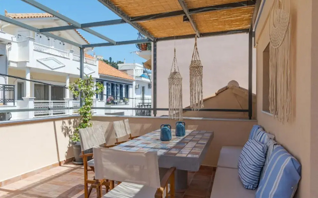 Elegant City Apartment - 250m From Solomos Square