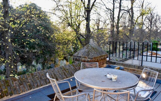 Private Terrace2 Bedroom Home