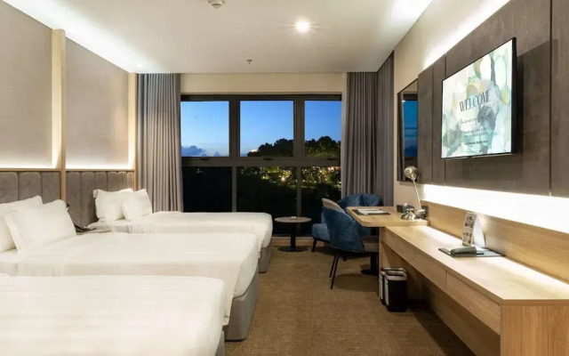 Wyndham Garden Legend Halong