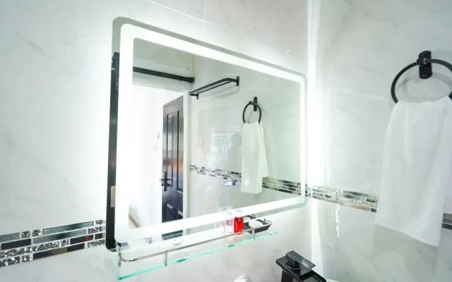 Thonglor Suites Hotel