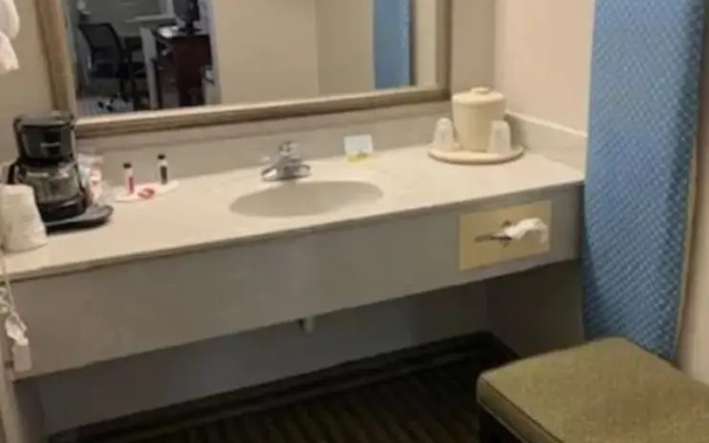 Days Inn Ocean Springs