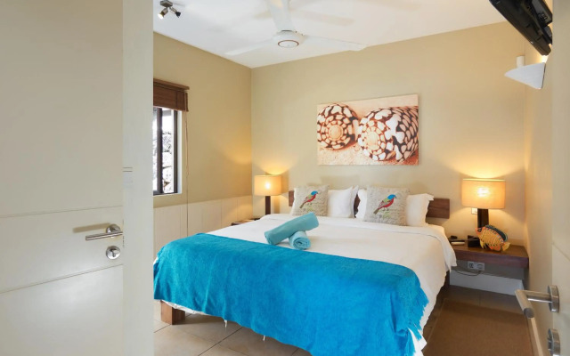 Bon Azur Beachfront Suites & Penthouses with LOV