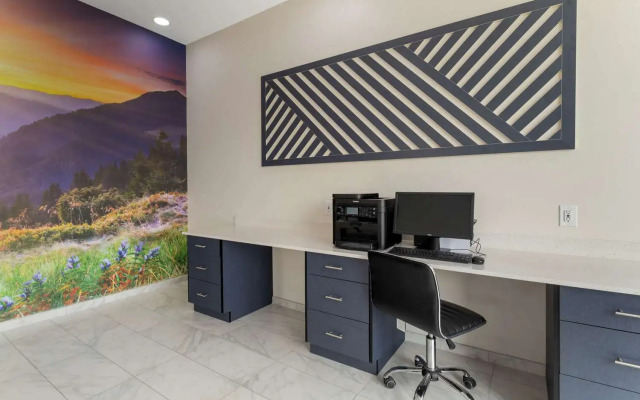 Clarion Pointe Kimball