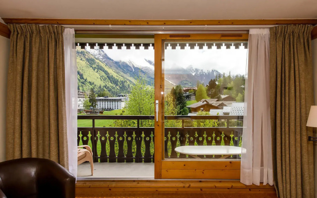 Les Balcons du Savoy