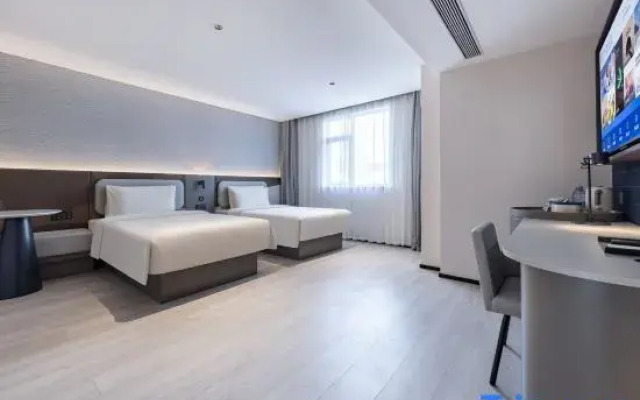 Shenzhen North Station East Square Atour Light Hotel