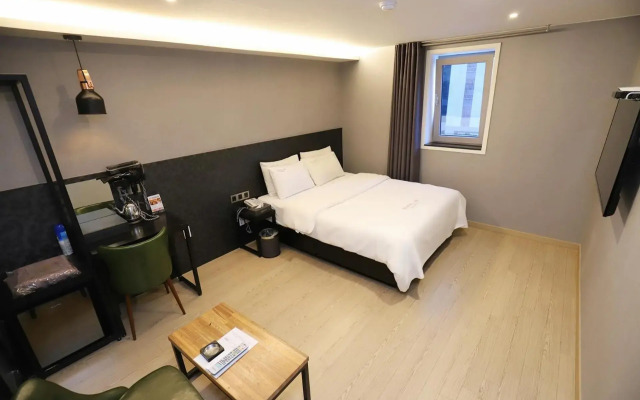 The Unique Hotel 28
