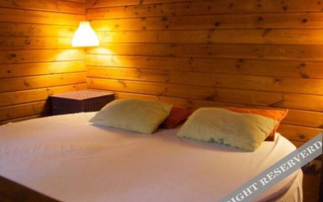 Fuente del Lobo Glamping  Bungalows - Adults Only