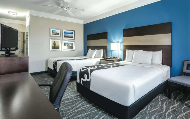 La Quinta Inn & Suites by Wyndham Phoenix I-10 West