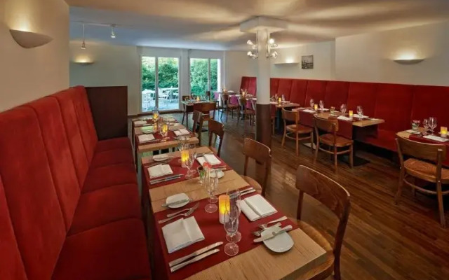 Apart-Hotel Operated By Hilton