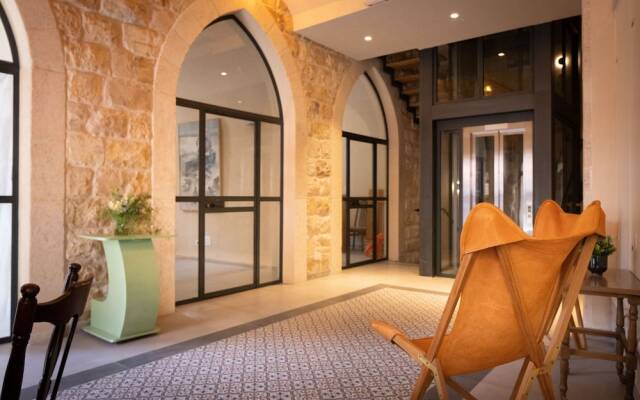 Old Charm & Modern Meets by Sea N' Rent