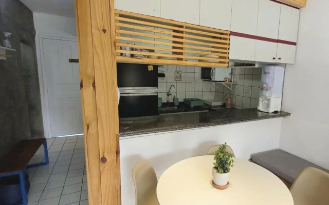 Apto 1 QT - Praia - Piscina - Wi-Fi - Ar Cond.