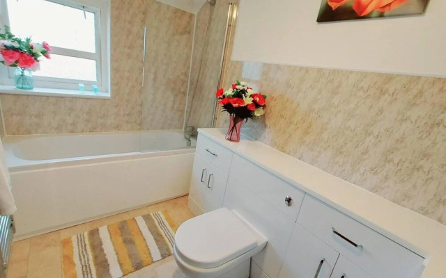 Garfield Villa-beautiful 4-bed House in Gillingham