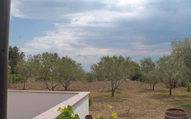 Snjeza - 80 m From Beach - A2 Apartman