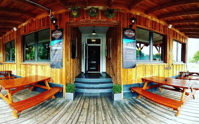 Moes Diner Hotel