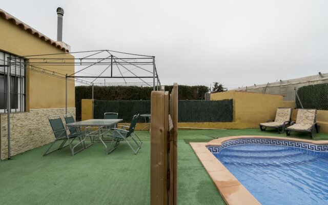 Modern Holiday Home in Garrobillo With Private Swimming Pool