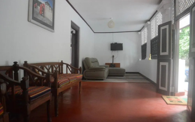 Yoho Ambanwala Tourist Bungalow