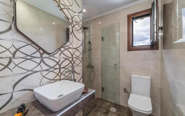 Vincenzo Suites