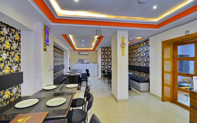 OYO Flagship 2421 Hotel The Ishani