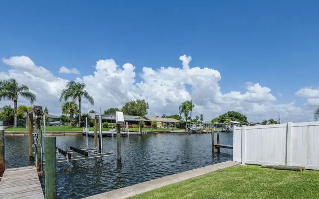 Updated Waterfront Condo in Apollo Beach 1572